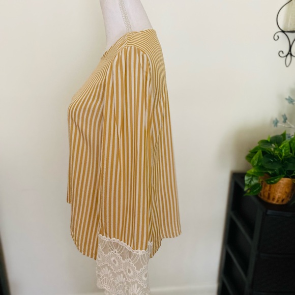 H & M women’s striped lace trim wide sleeve keyhole blouse top Sz 8 yellow white - Picture 7 of 9